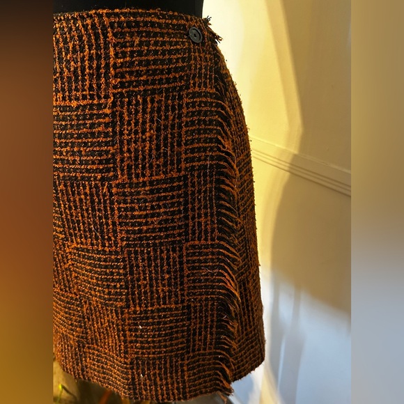Orange and Black wrap skirt - Picture 3 of 4